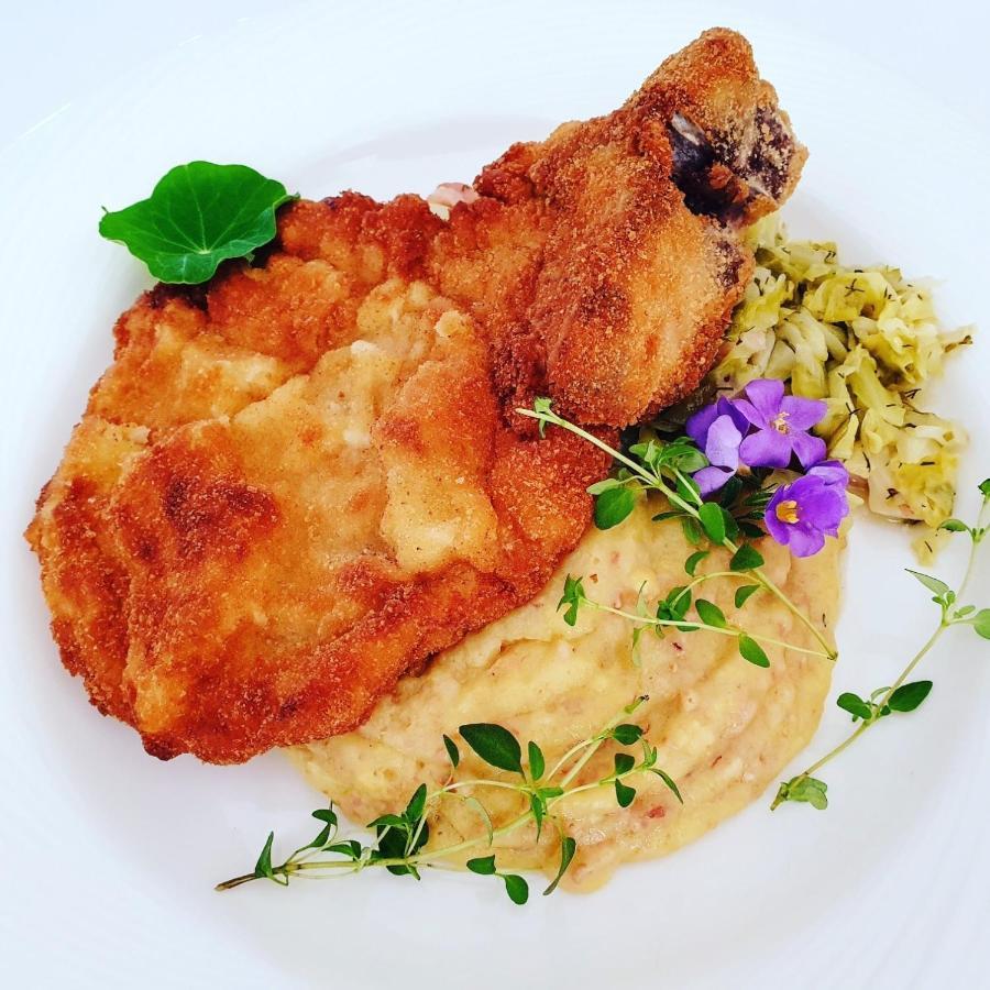 Boutique Odyseja & Spa Ciechocinek Exterior photo Schnitzel with mashed potatoes and sauerkraut