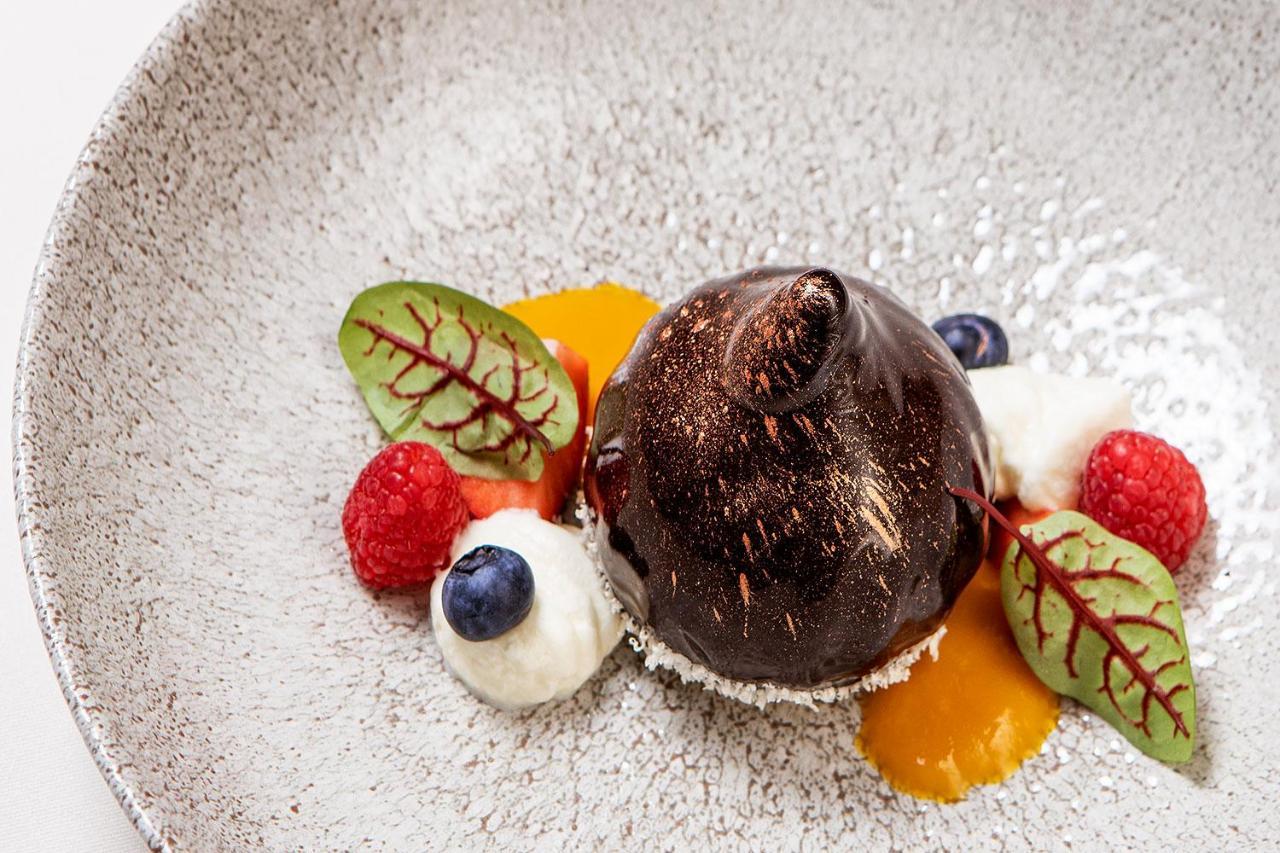 Boutique Odyseja & Spa Ciechocinek Exterior photo A chocolate dessert